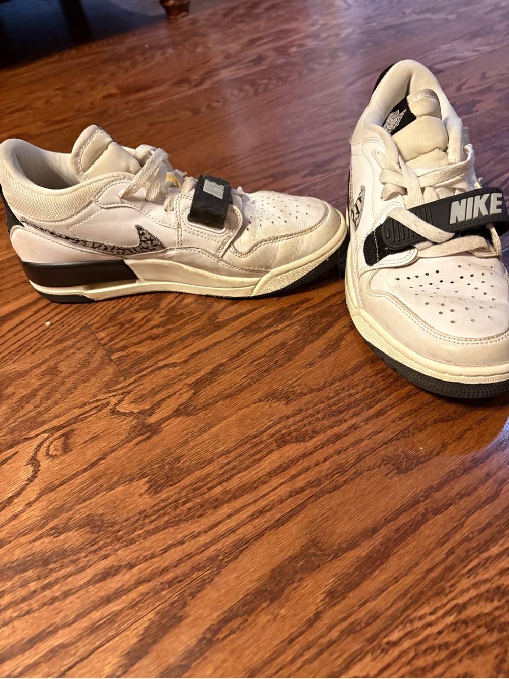 Nike White and Black Low-Top Strap Sneakers